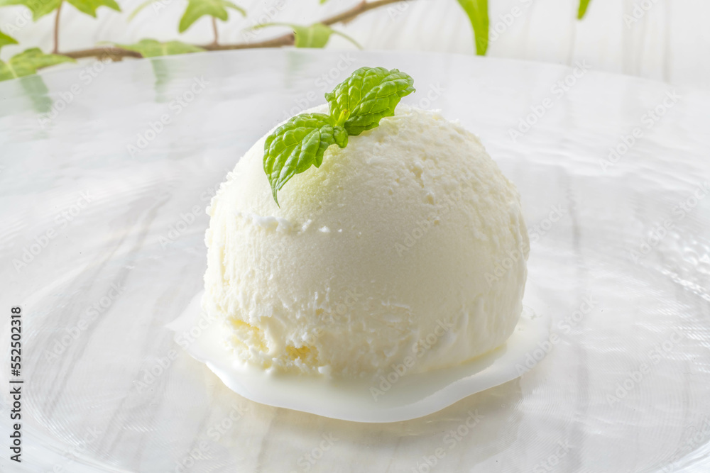 濃厚で美味しいアイスクリーム 濃厚で美味しいアイスクリーム