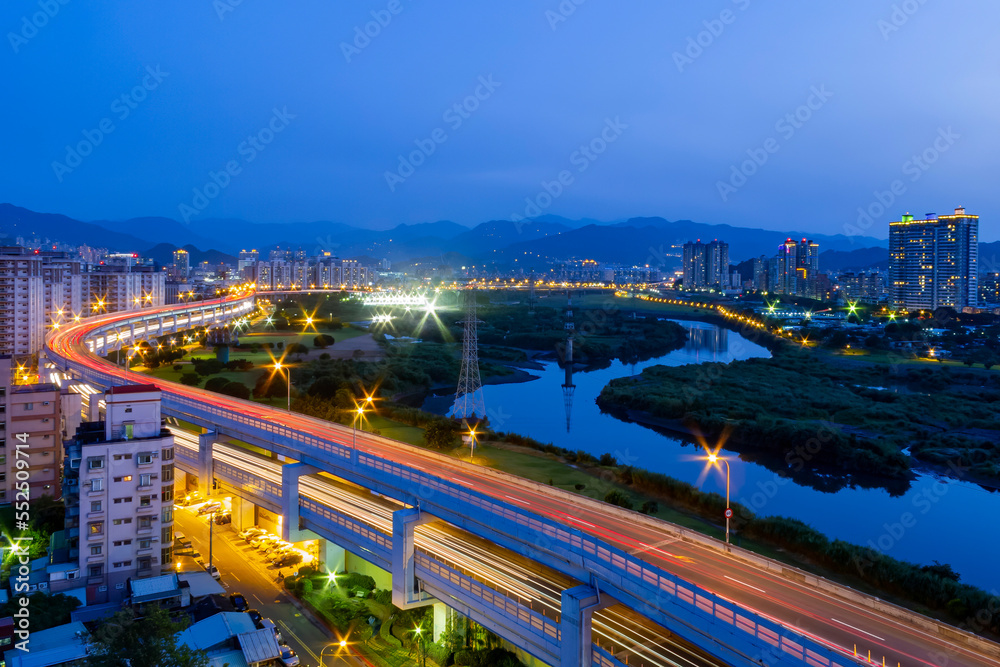 Obraz premium Twilight high angle view of the Taipei cityscape