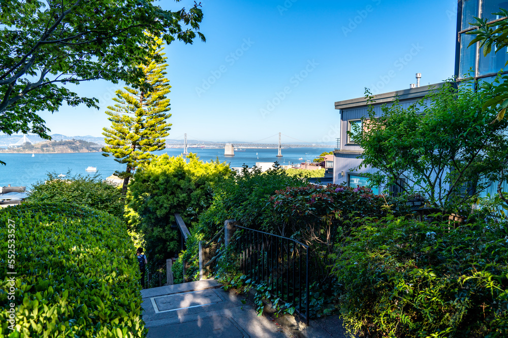 Naklejka premium california, usa, francisco, skyscraper, america, skyline, transportation, downtown, pacific, dusk, structure, us, american, district, glowing, horizontal, twilight, financial, illuminated, metropolis,