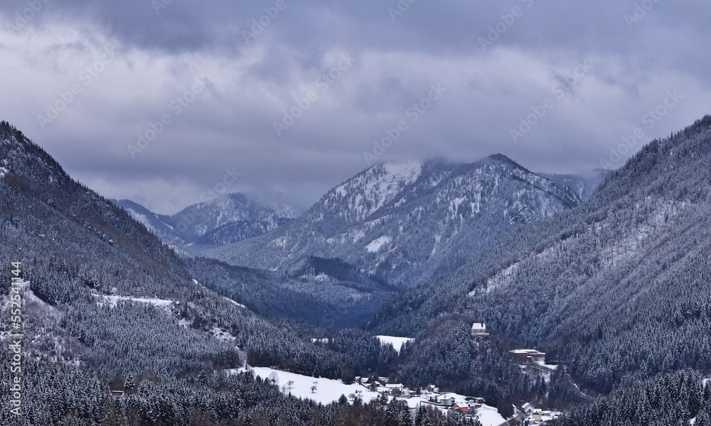 Blick an den Alpen Nähe Mariazell