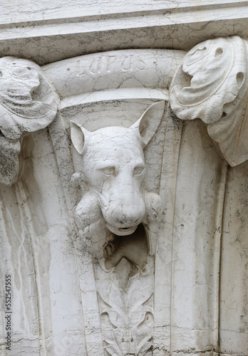 фотографія Sculpture with the writing LUPUS which means WOLF in Venetian dialect in Venice