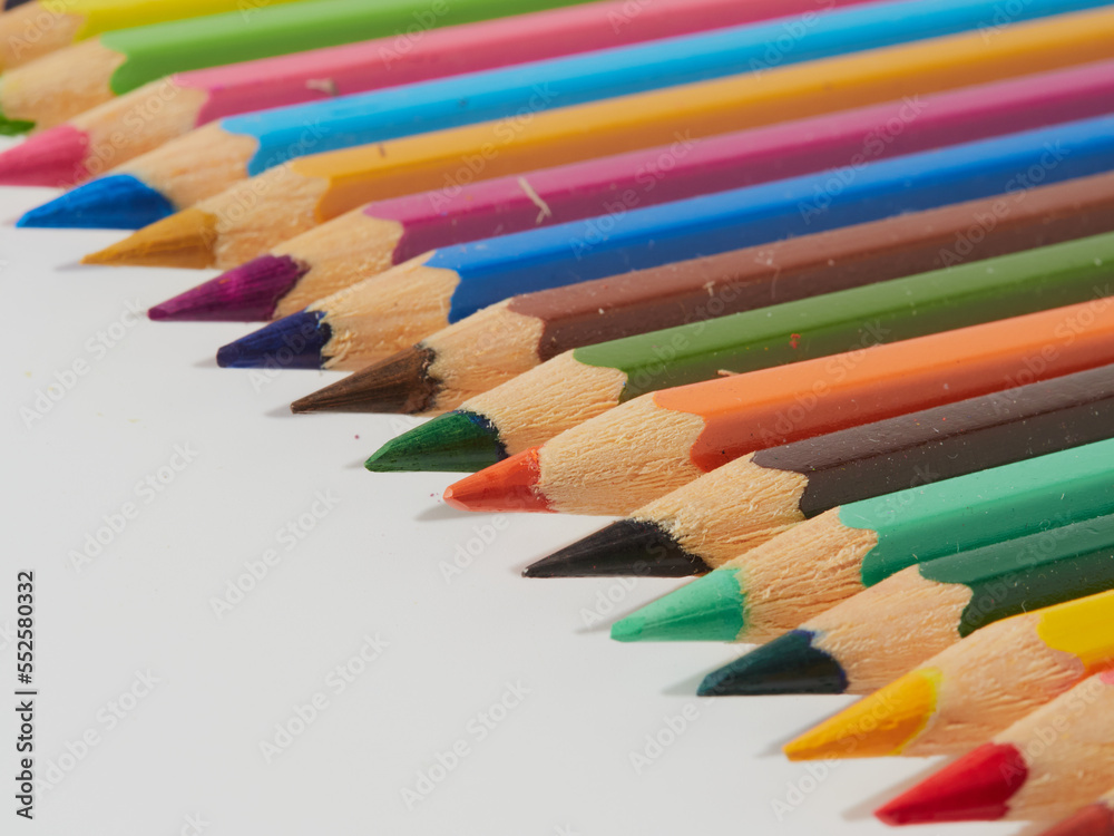 Obraz premium Colored pencils isolated on a white background. Close it.