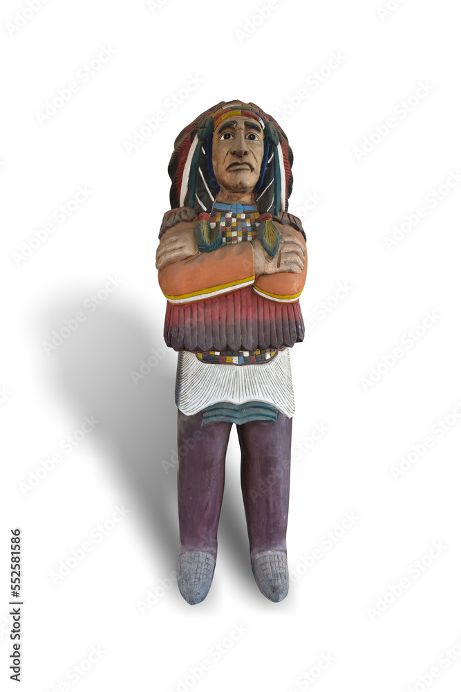 Fototapeta premium Old statue of indiana tribe statue isolated on white background. This has clipping path.