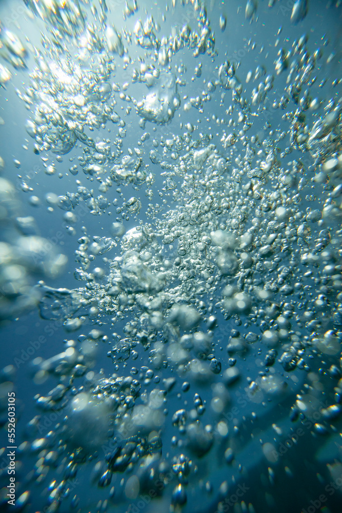 Obraz premium Air bubbles underwater