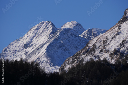 Piz Cam 2634 Hm.  Piz Lizun 2518 Hm. vom Silsersee aus.