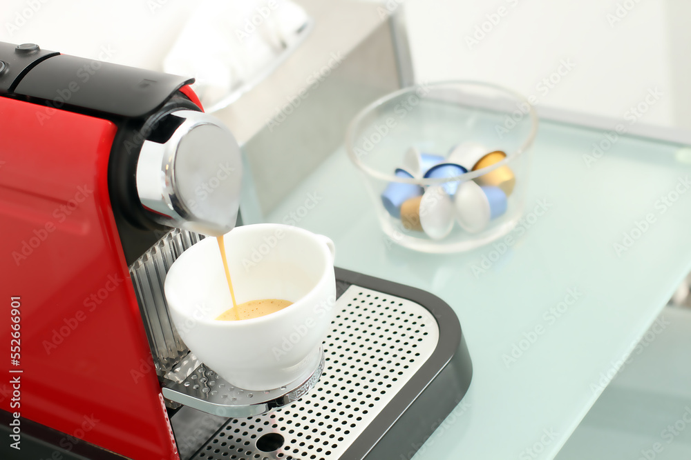 Nespresso Kapselmaschine Kaffeemaschine - obrazy, fototapety, plakaty 