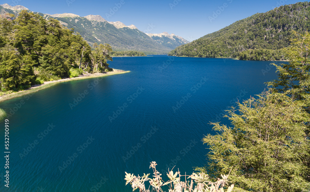 lago azulado
