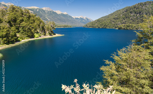 lago azulado