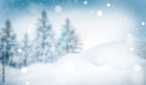 Beautiful winter snowy blurred defocused blue background © The Len
