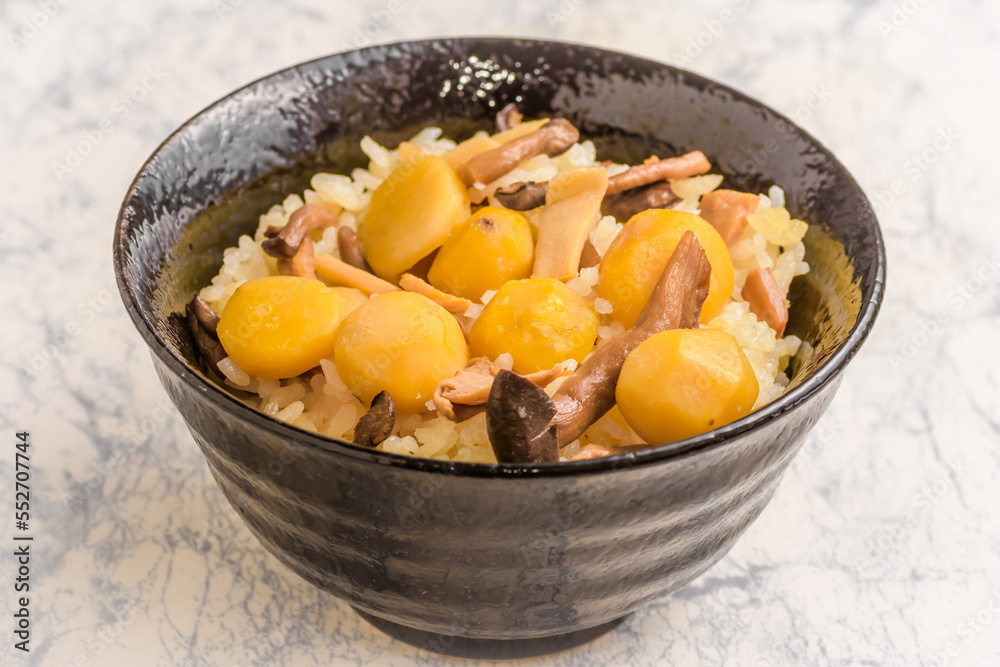 栗とキノコの炊込み御飯 栗とキノコの炊込み御飯
