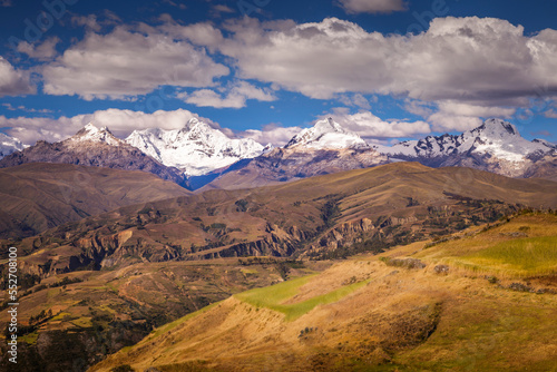 Cordillera Blanca panorama near Huaraz, snowcapped Peruvian Andes, Ancash, Peru © Aide