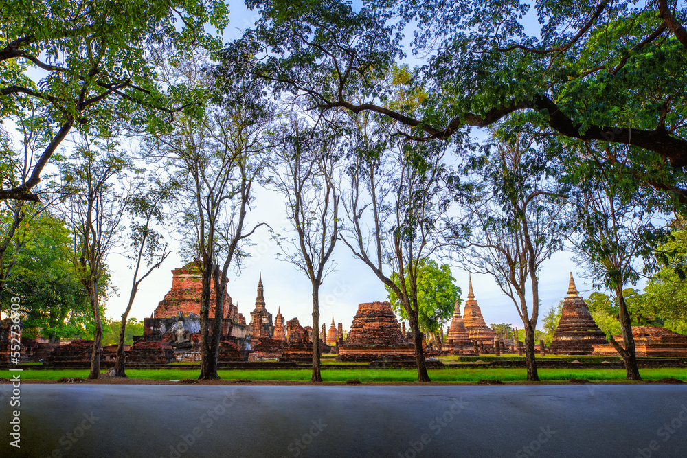 Sukhothai Historical Attractions is an ancient temple built in the Sukhothai period.