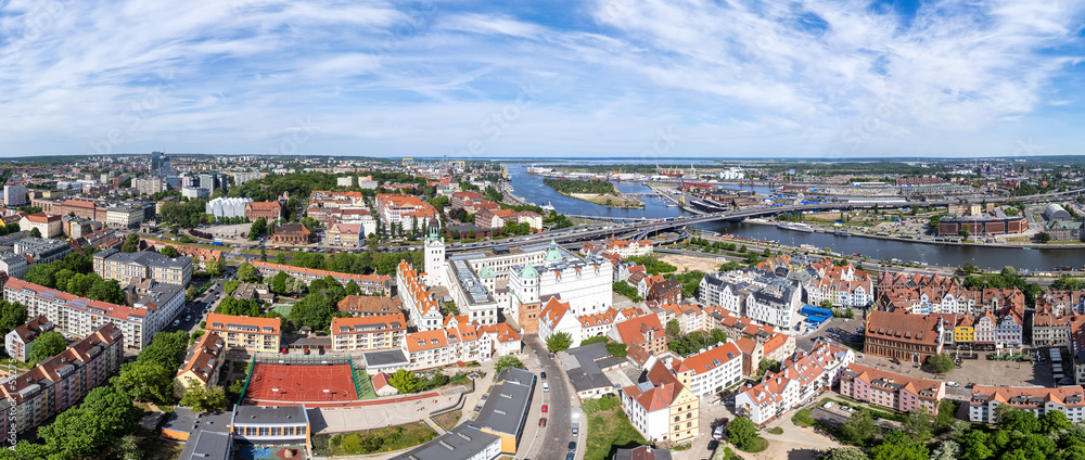 Obraz na płótnie The beautiful view of the city of the old town of the capital of the state of the region of Szczecin w Polsce w salonie