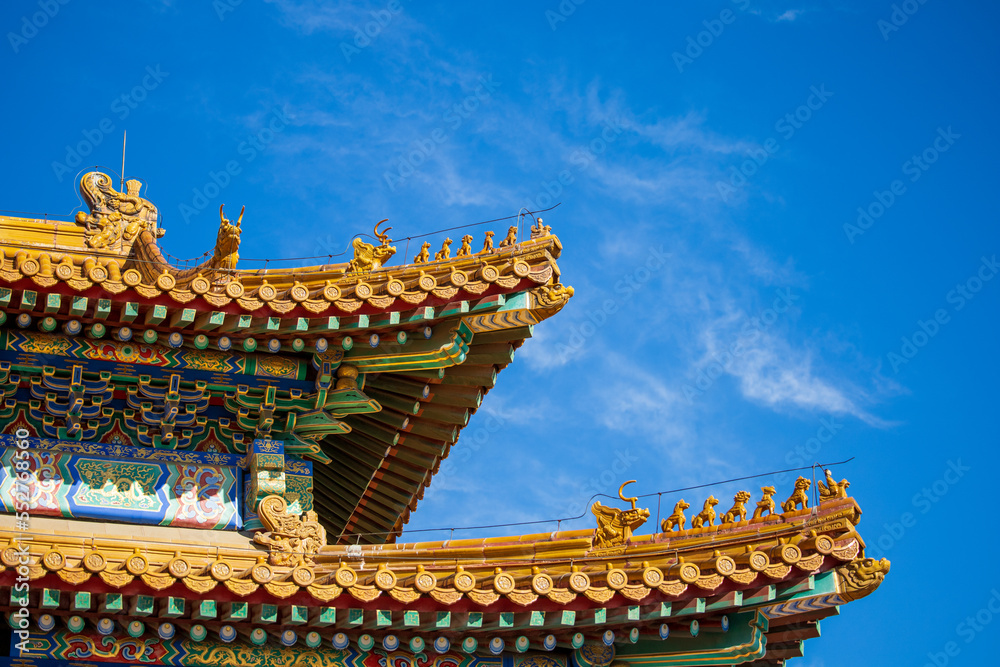 Fototapeta premium the palace museum in autumn 