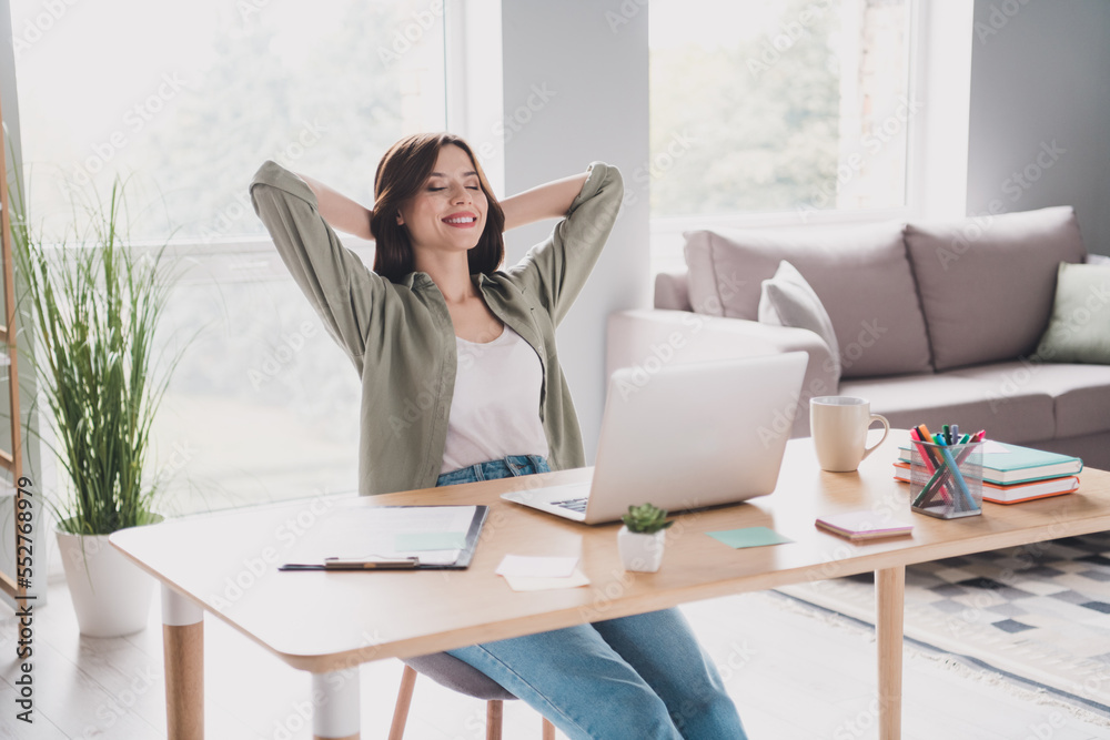 Photo of successful lady boss chief use macbook enjoy work from home indoor relax rest break pause handhold behind head dream vacation Photo of successful lady boss chief use macbook enjoy work from home indoor relax rest break pause handhold behind head dream vacation