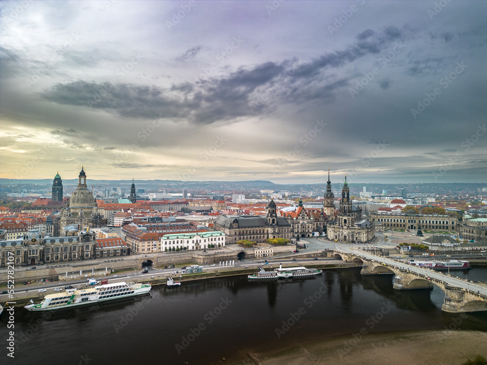 Dresden mit Elbe - Luftaufnahme