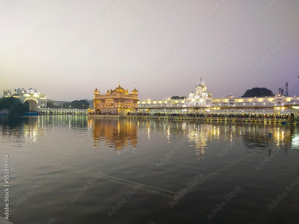 Fototapeta premium Golden Temple