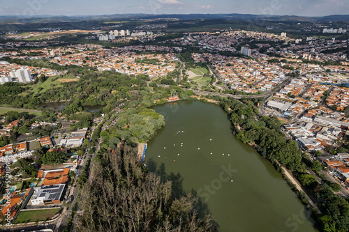 Lagoa do Taquaral or also known as Parque Portugal in the city of Campinas. Beautiful lake with vegetation within the city.