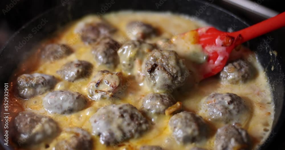 Meat meatballs in recipe for creamy white sauce