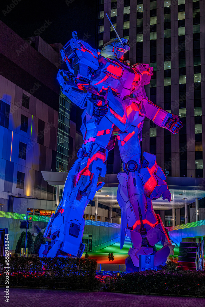 tokyo, japan december, 2022 the fullscale of unicorn gundam statue