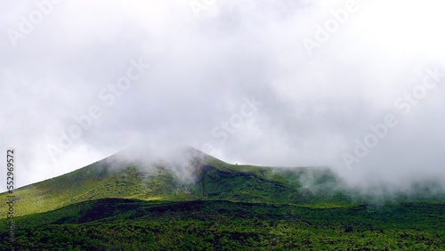 白い雲がかかる伊豆諸島大島の三原山