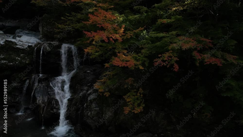 秋の大轟の滝　ドローン空撮