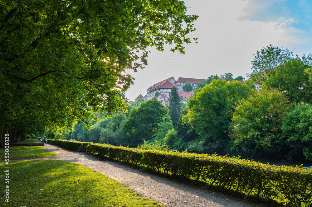 Tübinger Schloss - Ansicht von der Neckarinsel am Rande der Tübinger Altstadt