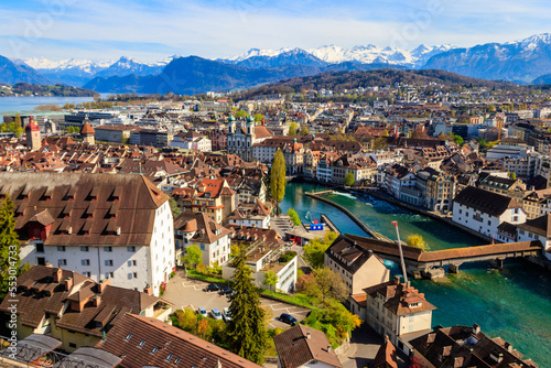 Tableau sur toile View of the Reuss river and old town of Lucerne (Luzern) city, Switzerland