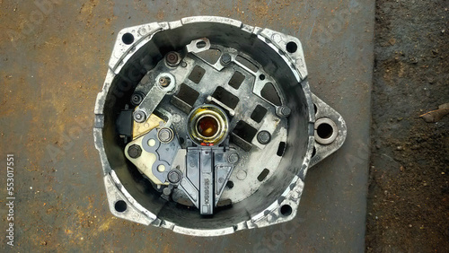Engine alternator casing, alternative auxiliary electrical source for car, truck and heavy equipment.