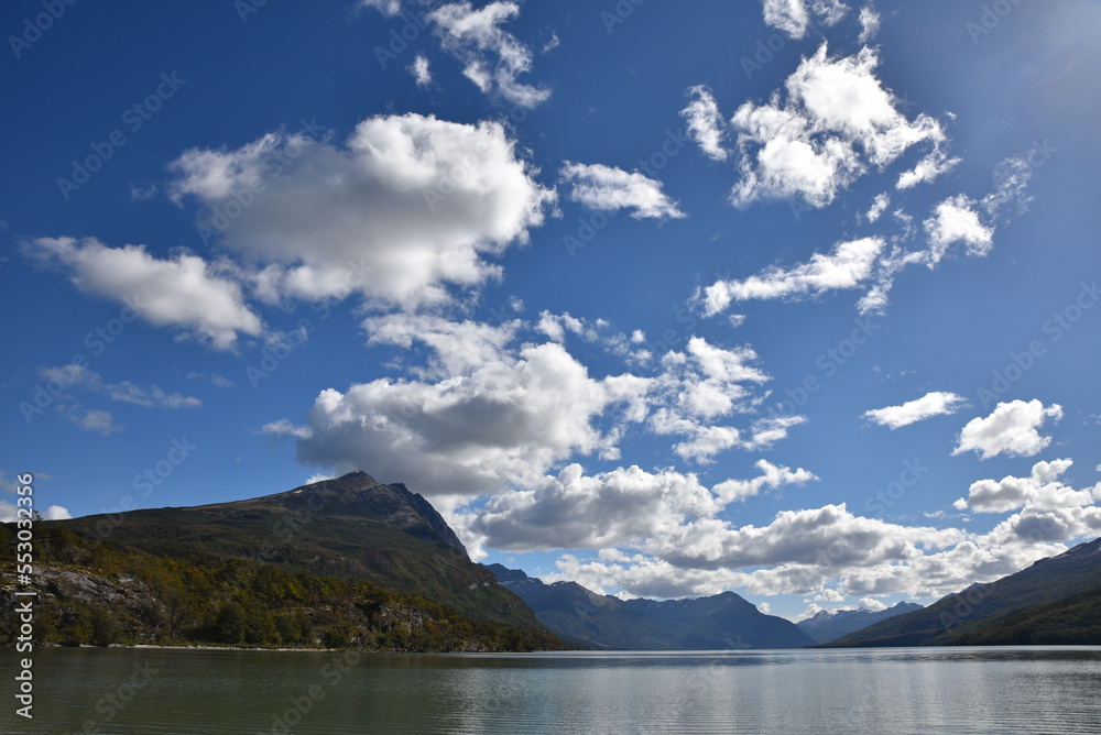 Lac du parc national de la Terre de feu en Patagonie argentine