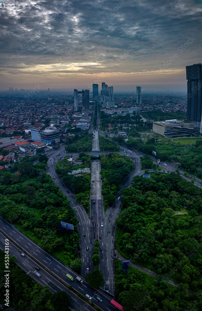 Fototapeta premium City building at surabaya on cloudy weather