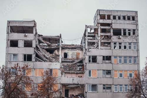 Canvas Print Destroyed Building in Ruin in Mykolaiv by a Russian Missile on the War in Ukrain