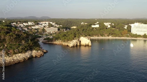 Wallpaper Mural survol aérien des plages de cala Galdana à Minorque dans les iles baléares en Espagne Torontodigital.ca