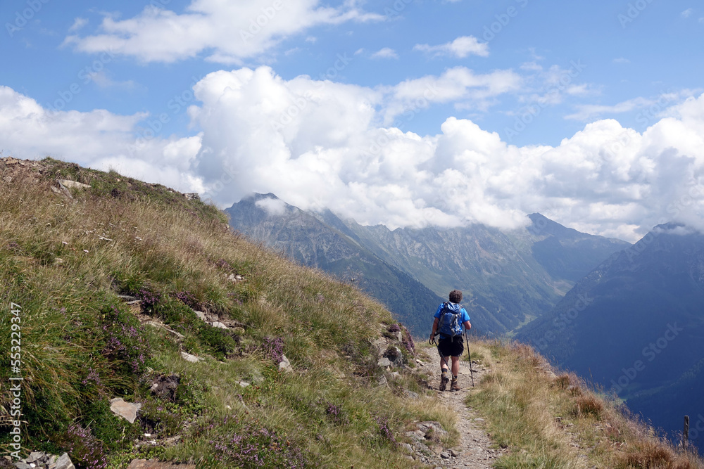 Fototapeta premium Wanderer am Glaitner Hochjoch