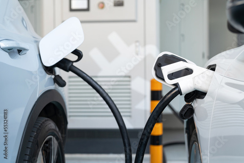 E-mobility, Electric vehicle charging, Electric car charging station