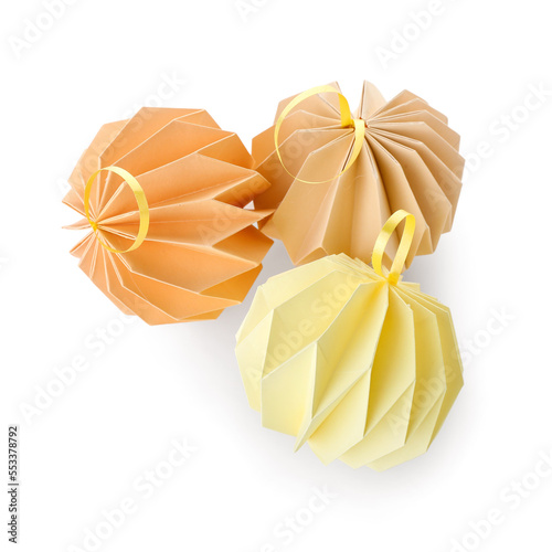 Paper Christmas balls on wh...