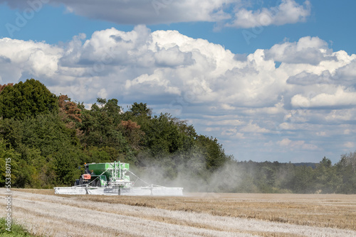 Valokuva a tractor preparing the field