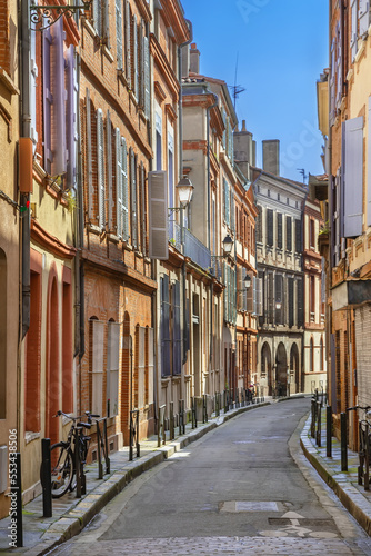 Fototapeta Naklejka Na Ścianę i Meble -  Street in Toulouse, France