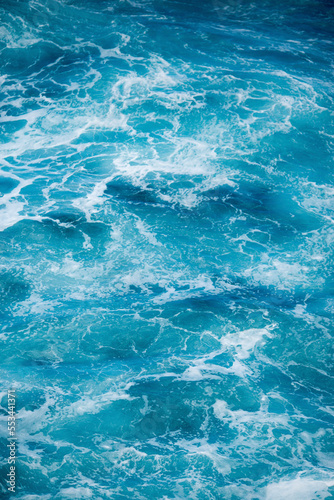 blue water background © Taddeo