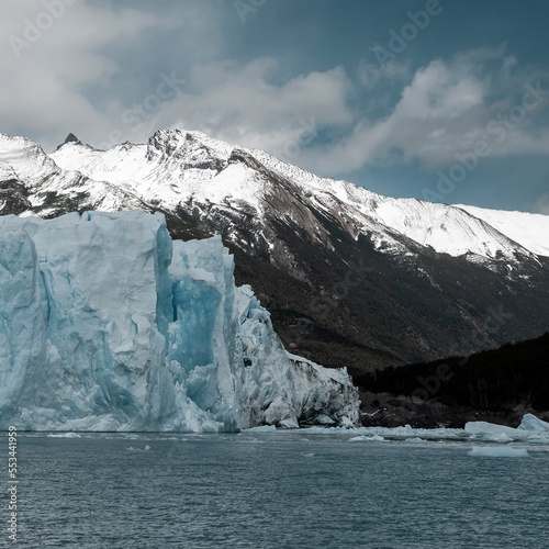 Wallpaper Mural Perito Moreno Glacier, Los Glaciares National Park, Santa Cruz Province, Patagonia Argentina. Torontodigital.ca