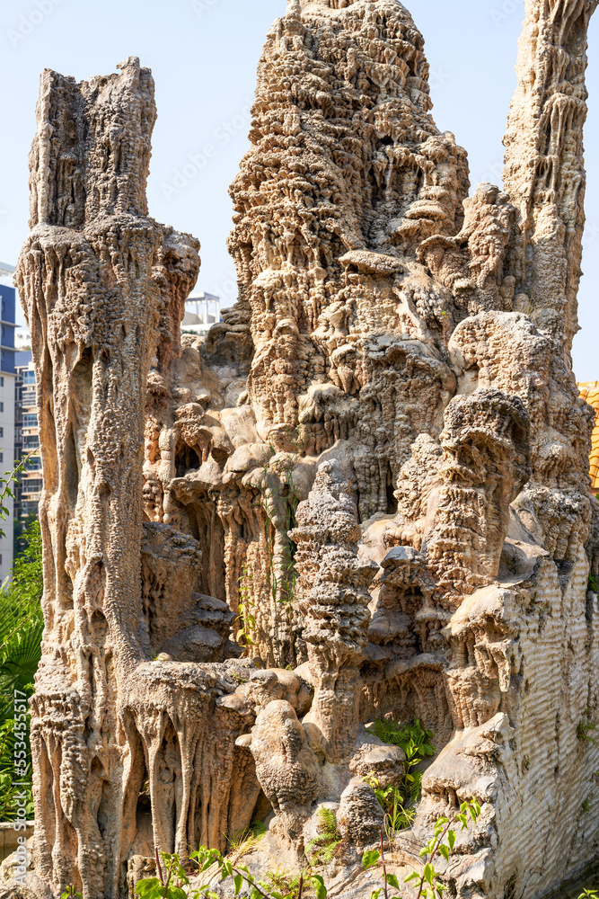 Obraz premium Natural weathered rocks in various forms in the park