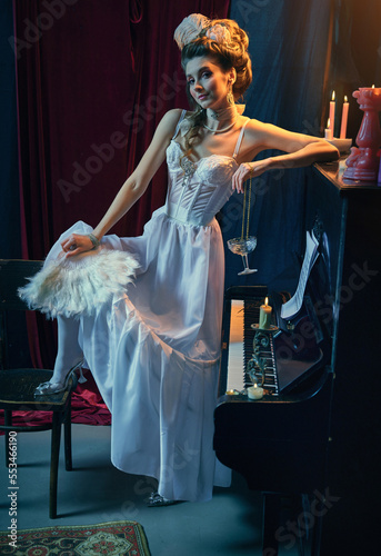 Fényképezés Courtesan