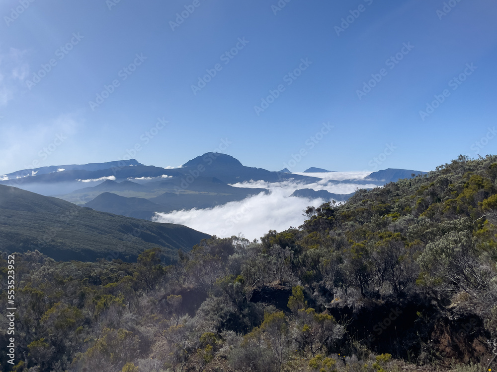 Vue du Piton des Neiges depuis le Piton Textor Vue du Piton des Neiges depuis le Piton Textor