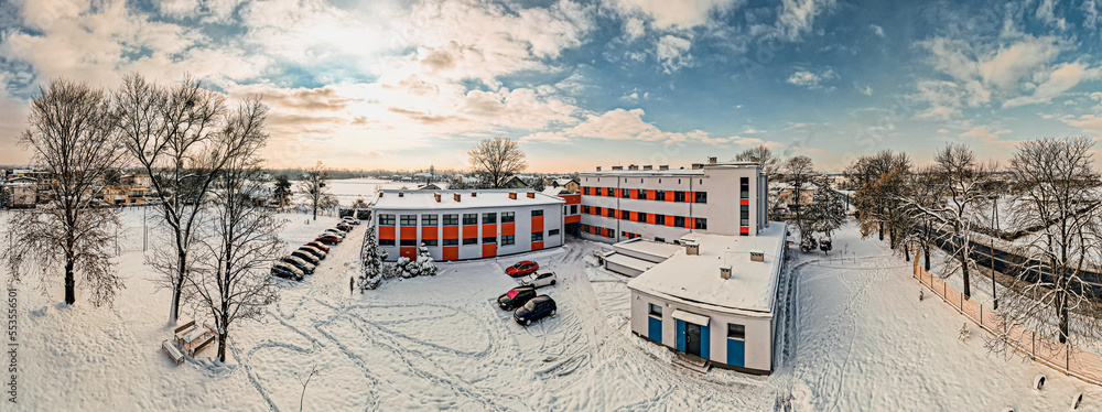 wieś w Polsce na Śląsku zimą, panorama z lotu ptaka, Olza w gminie Gorzyce