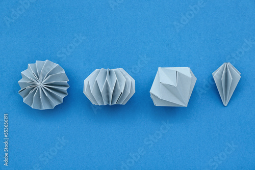 Paper Christmas balls on bl...