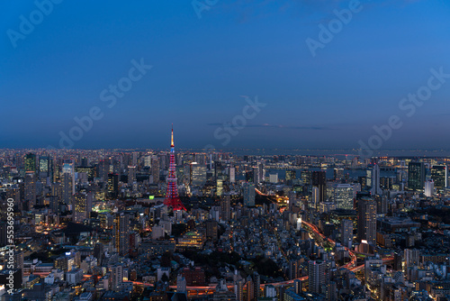 東京 © Kuniyuki SUZUKI