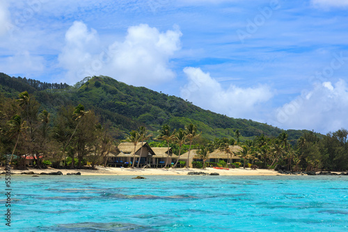 Fototapeta Naklejka Na Ścianę i Meble -  Muri Beach, a popular holiday destination on the tropical island of Rarotonga, Cook Islands, seen from a boat on Muri Lagoon