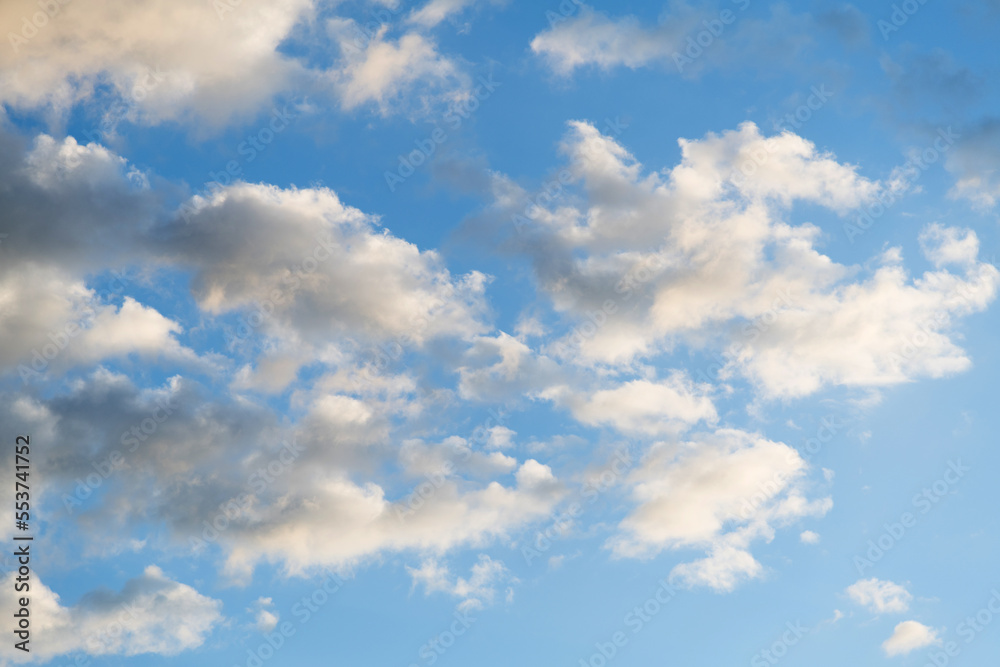 Naklejka premium Blue sky with gray clouds