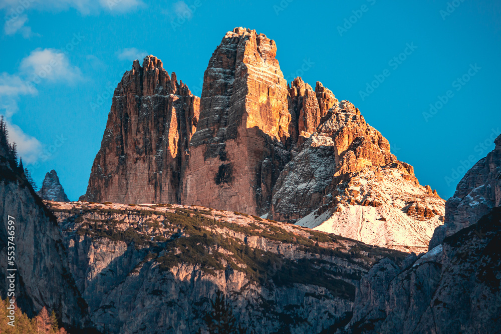 Vista das montanhas do Tre Cime na região das Dolomitas nos alpes italianos