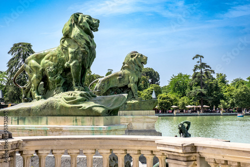 Madrid, statue nel parco del Retiro